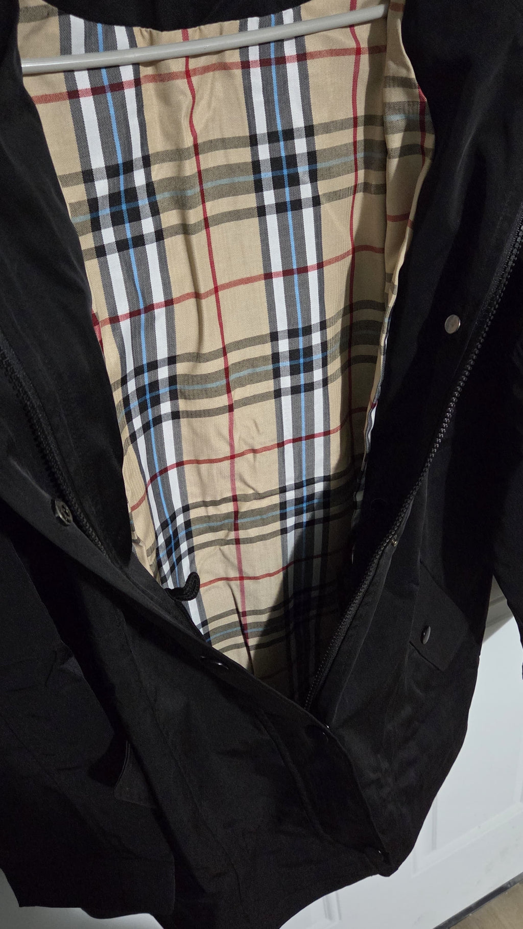 Women’s Lightweight Waterproof Raincoat with Hood & Classic Plaid Lining